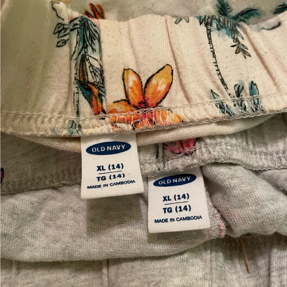 Cute girls old navy patterned shorts bundle - Picture 2 of 3